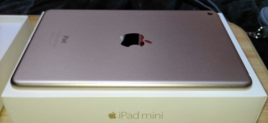 iPad本体 iPad mini 4 128GB Wi-Fi