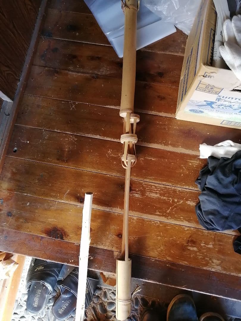 古民具　伝統的な竹製道具 約0.9ｍ 竹筒　竹製花器