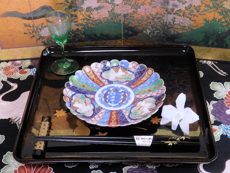 大聖寺伊万里　金襴手　紋章に菊花皿 　5寸皿　CYx